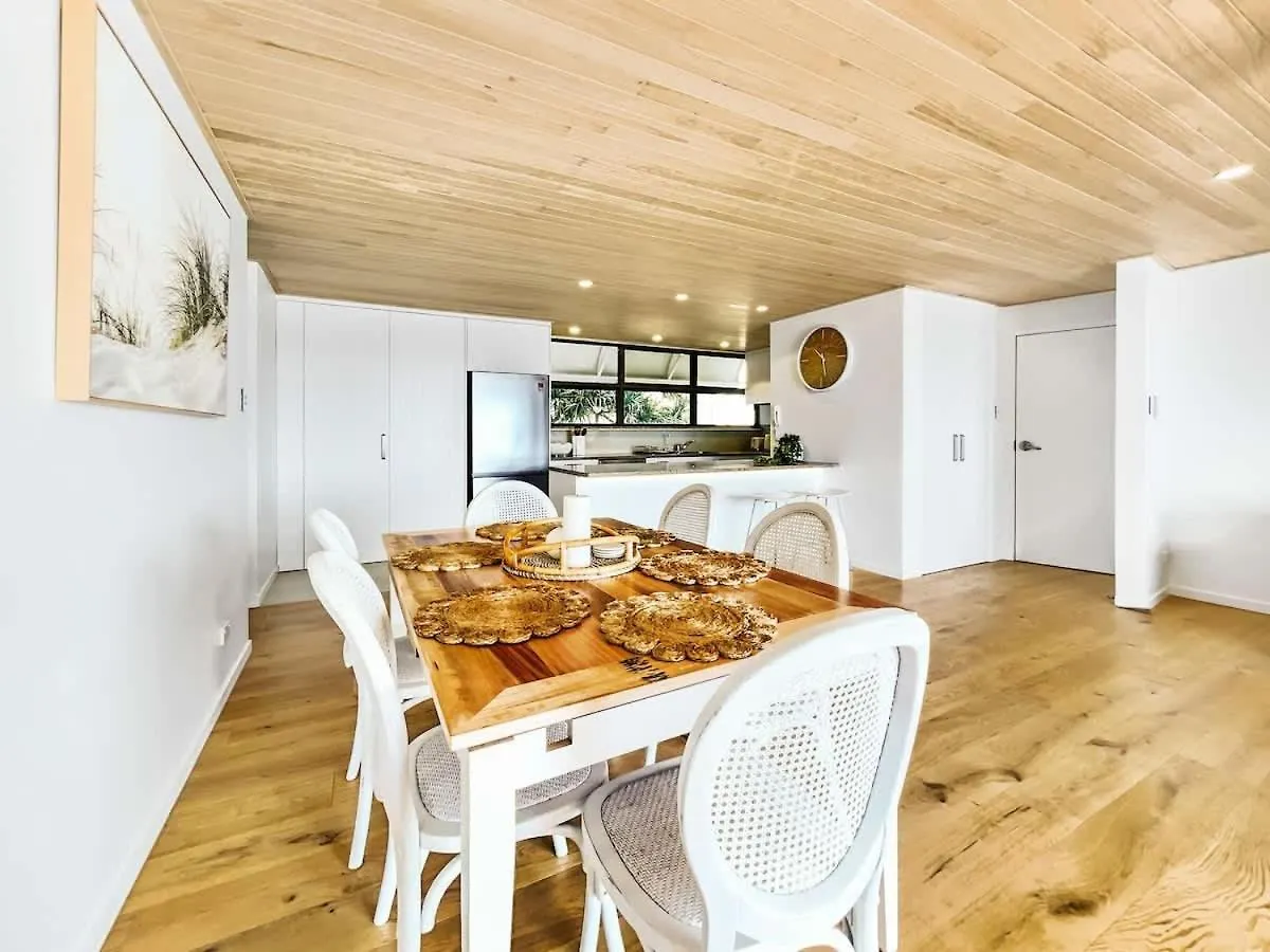 Breathtaking Views - Point Cartwright Bliss Apartment Buddina