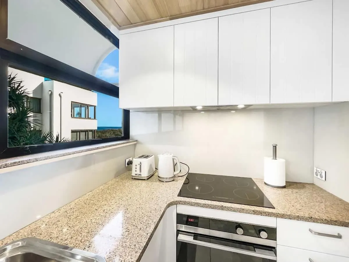 Breathtaking Views - Point Cartwright Bliss Apartment Buddina